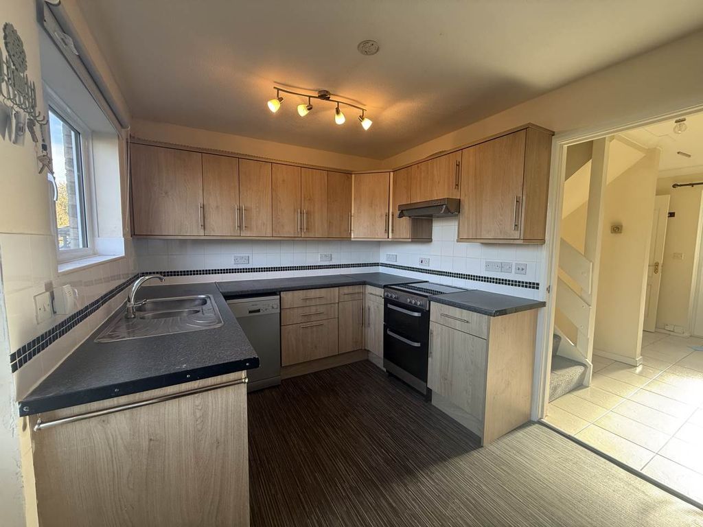 Property photo 3 of 12 Img_3692