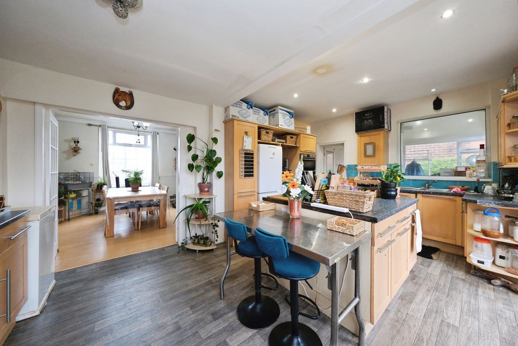 Property photo 3 of 16 Pbox-Img.Jpg