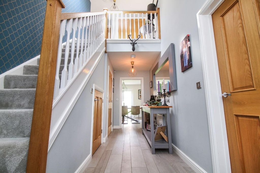 Property photo 3 of 23 2