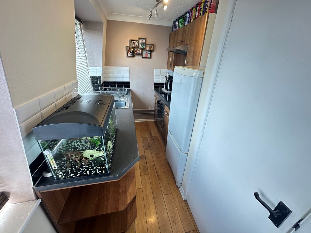 Property photo 3 of 7 4413494
