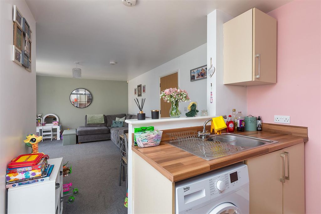 Property photo 3 of 16
