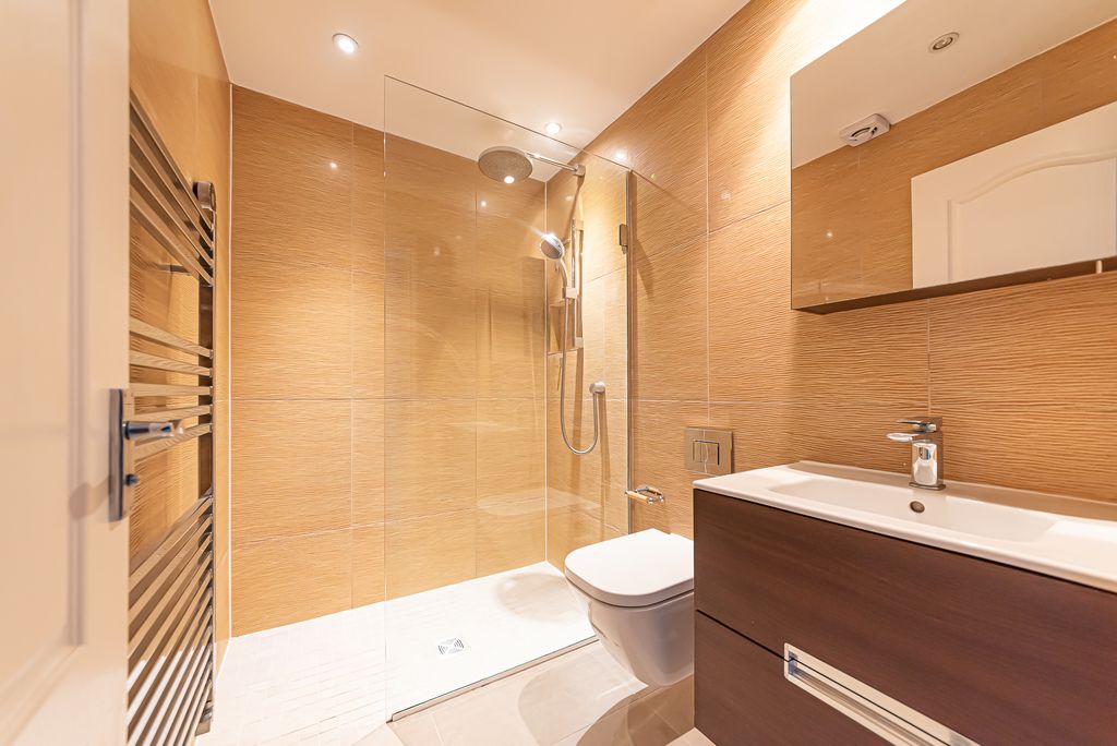 Property photo 3 of 21 14