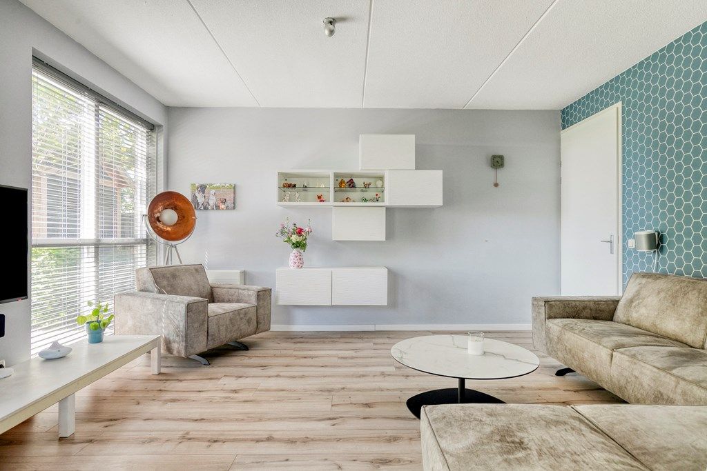 Property photo 2 of 37