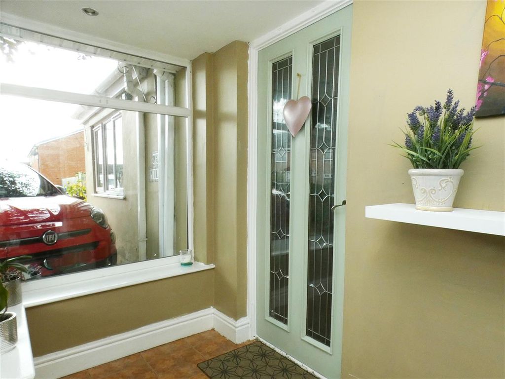 Property photo 3 of 27 Entrance Porch