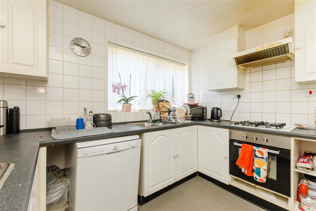 Property photo 2 of 12 Kitchen