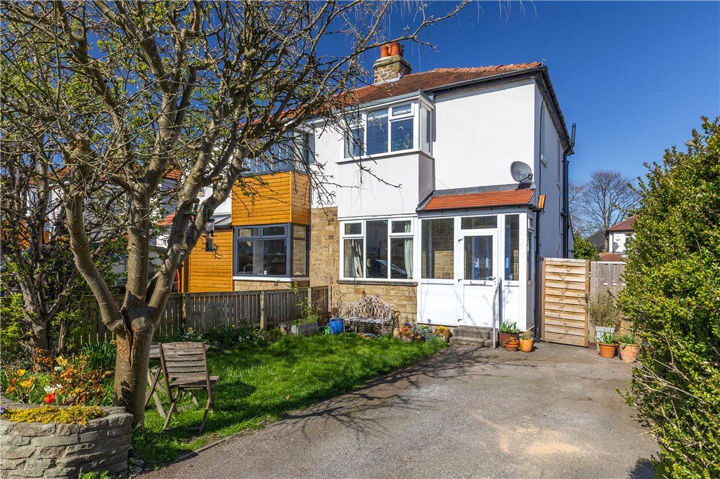 Property photo 1 of 15 Garth Grove