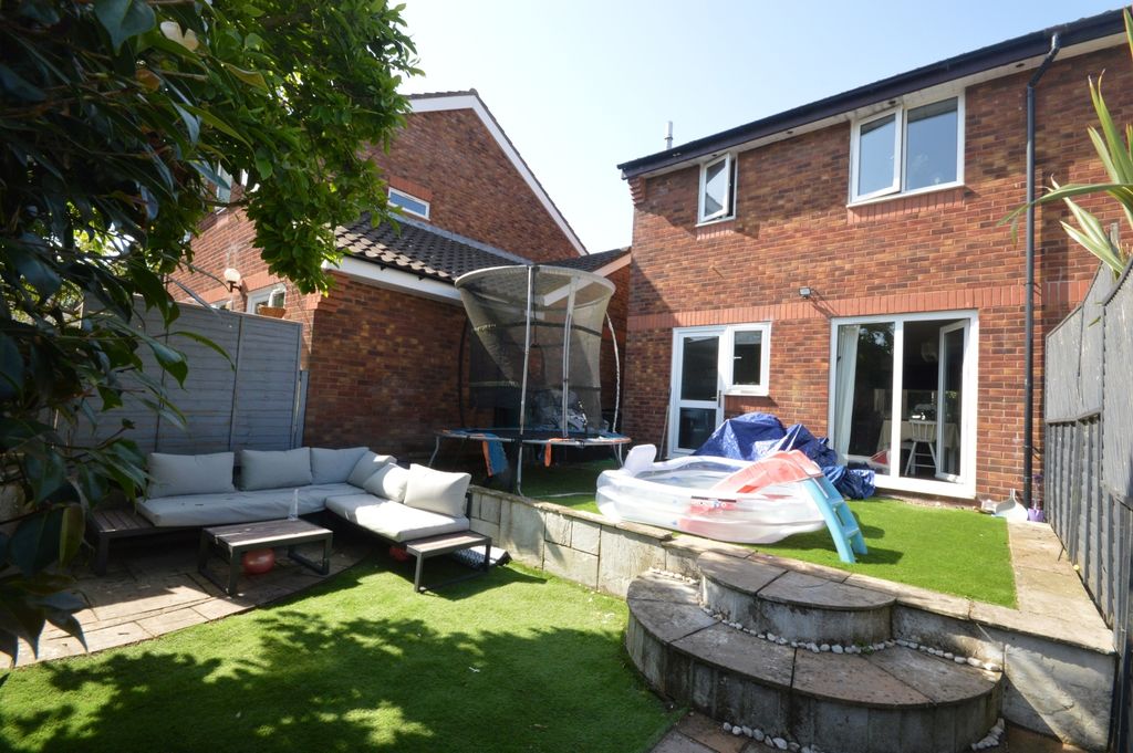 Property photo 2 of 14 Picture No. 11