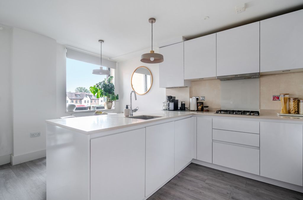 Property photo 3 of 13 1496531-17-6A60Ca...