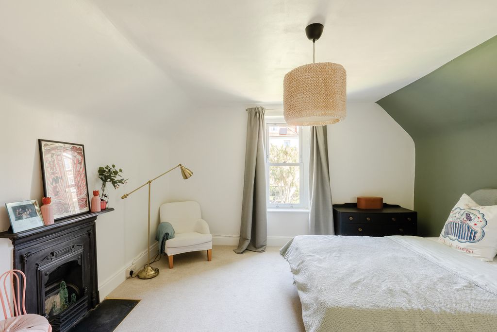 Property photo 3 of 17 3