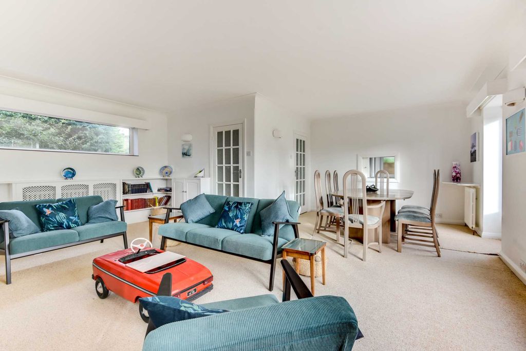 Property photo 1 of 27