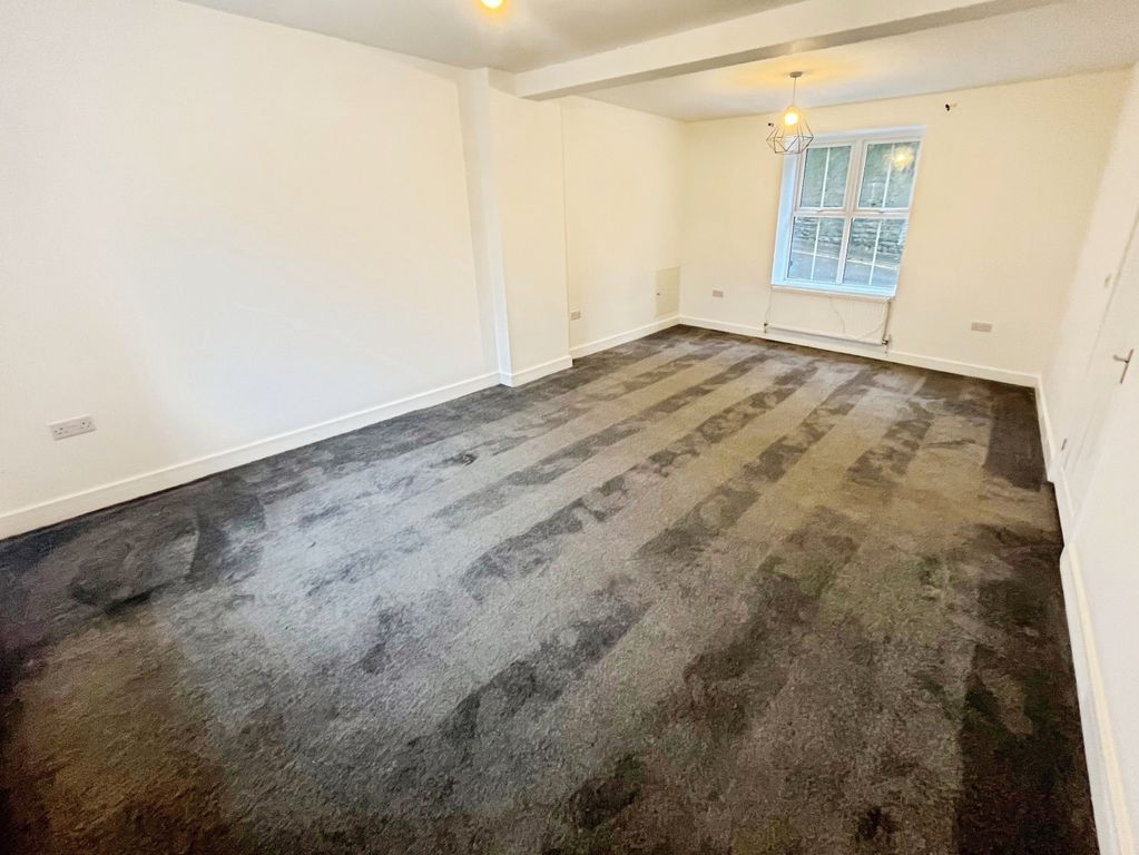 Property photo 2 of 11 Living Room