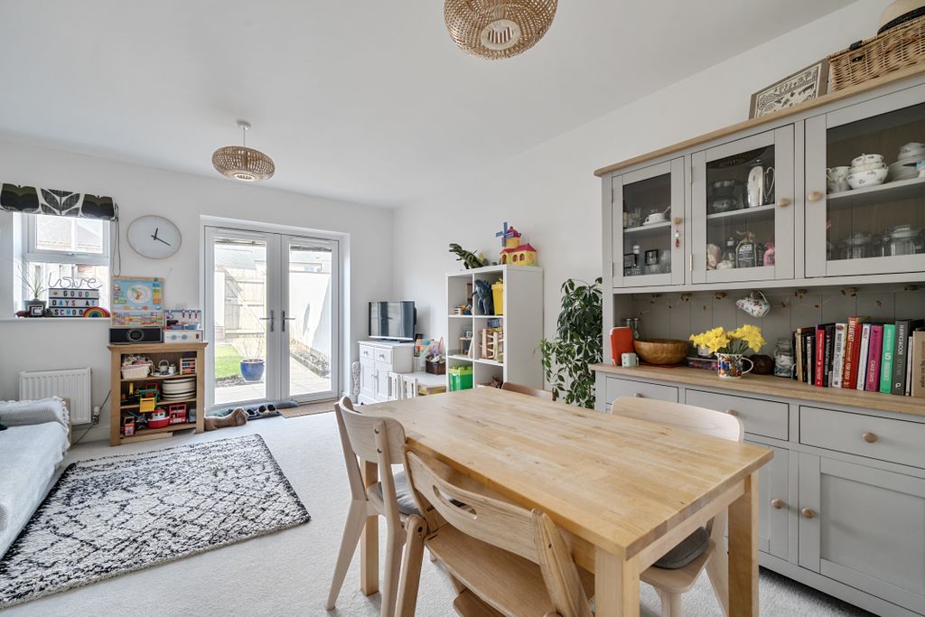 Property photo 2 of 14 Dining Area