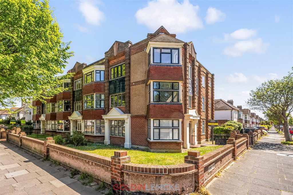 Property photo 1 of 11 Mornington Mansions