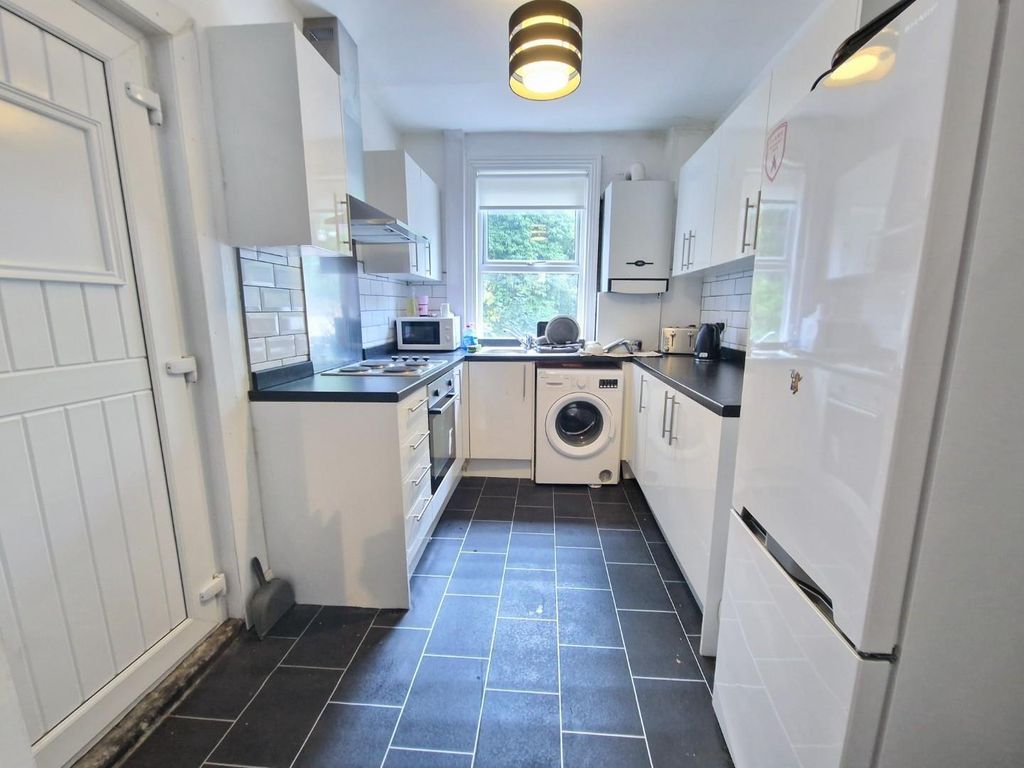 Property photo 1 of 25 Kitch1.Jpg