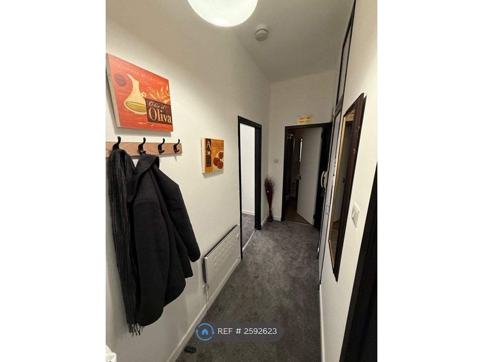 Property photo 2 of 14 Hallway View 02