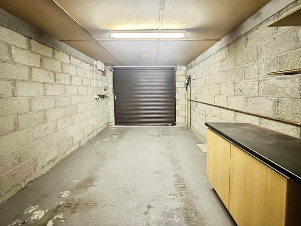 Property photo 2 of 23