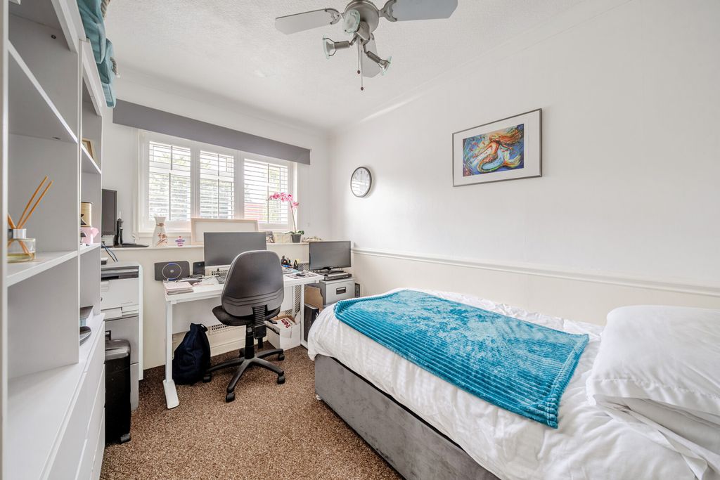 Property photo 3 of 17 1496164-2-6A633Db...