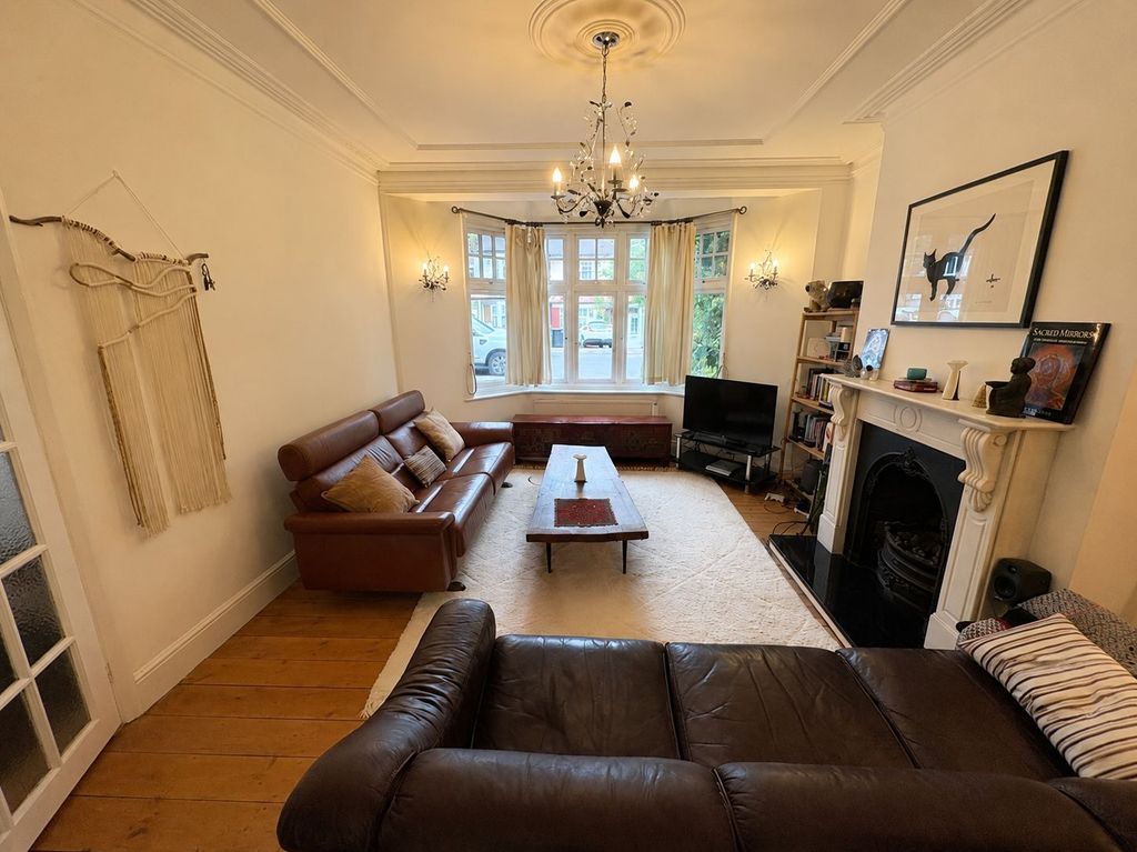 Property photo 3 of 14
