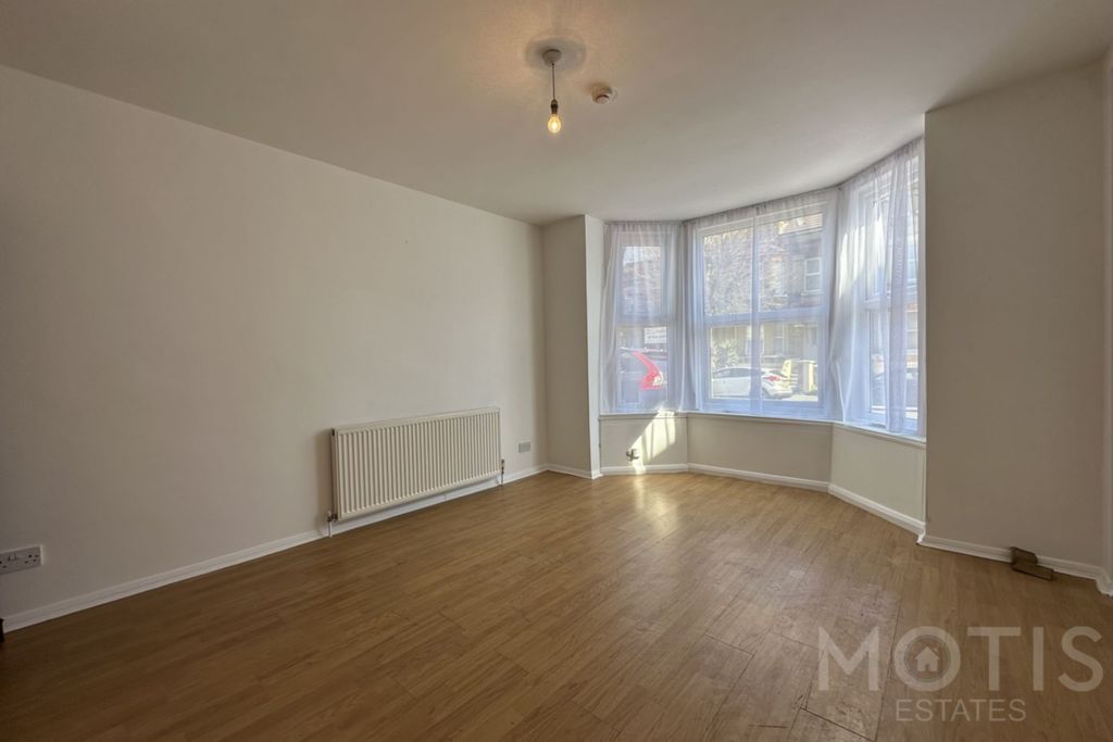 Property photo 2 of 9 Photo 2