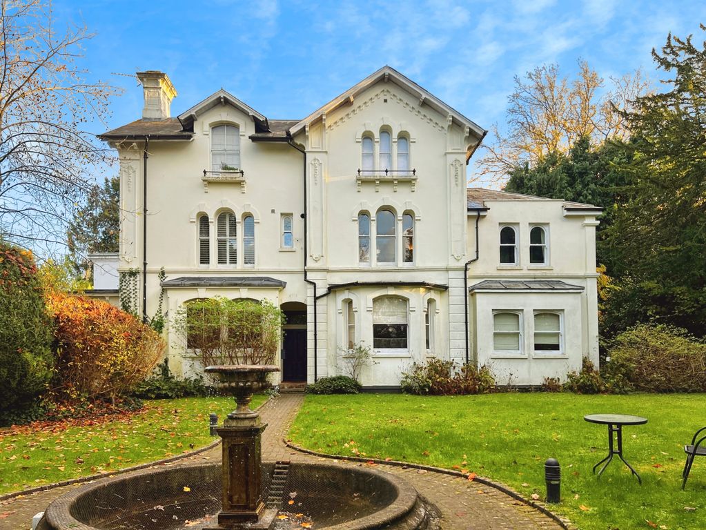 Property photo 1 of 13 7A5Df801-Front