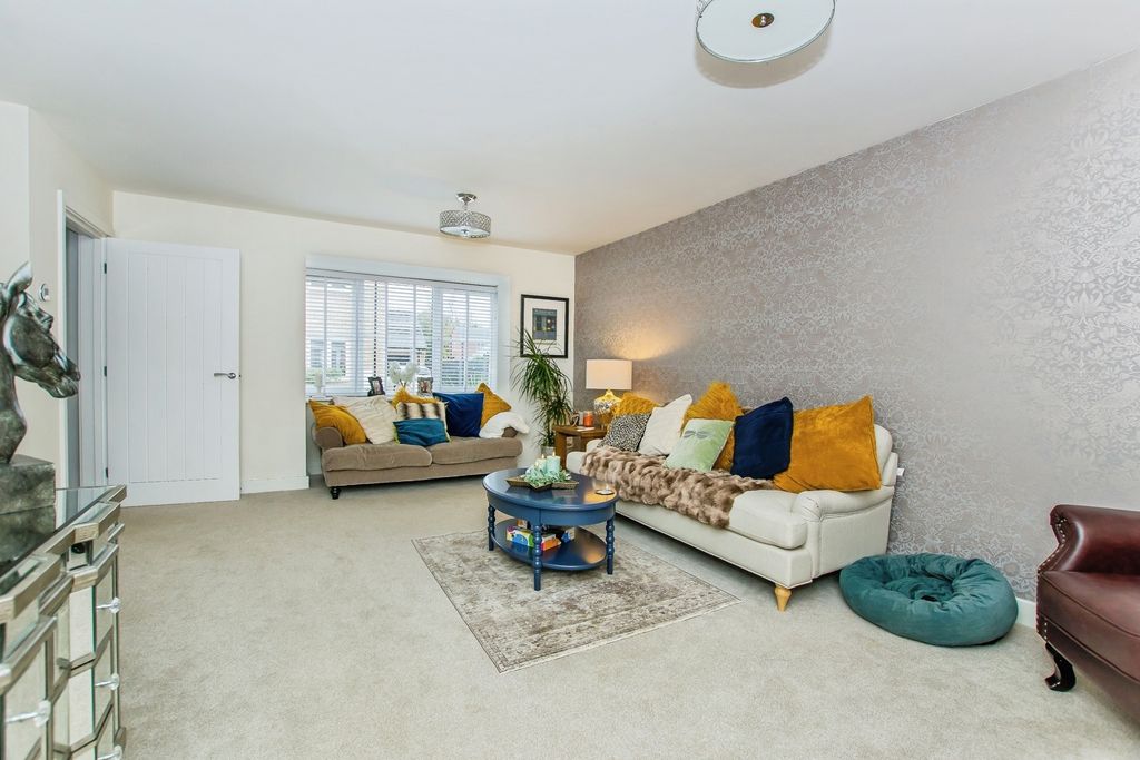 Property photo 2 of 16 Photo