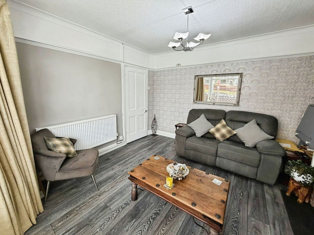 Property photo 3 of 32