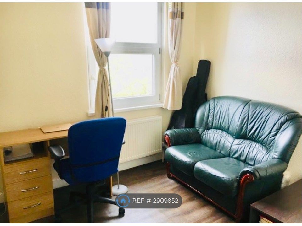 Property photo 2 of 5
