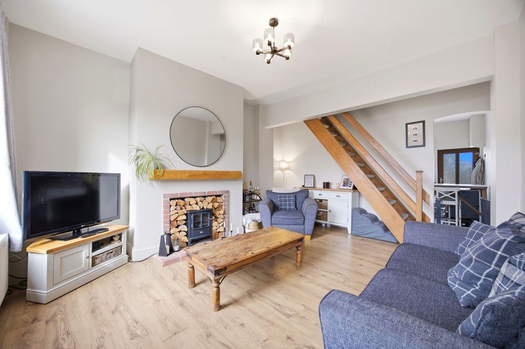 Property photo 2 of 18