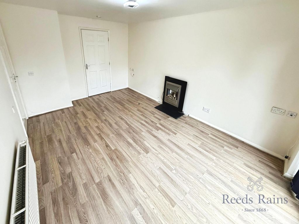 Property photo 3 of 16 Picture No. 12