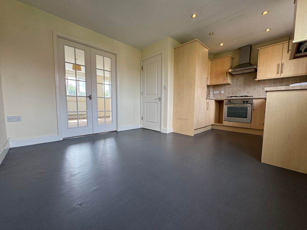 Property photo 3 of 17 Image