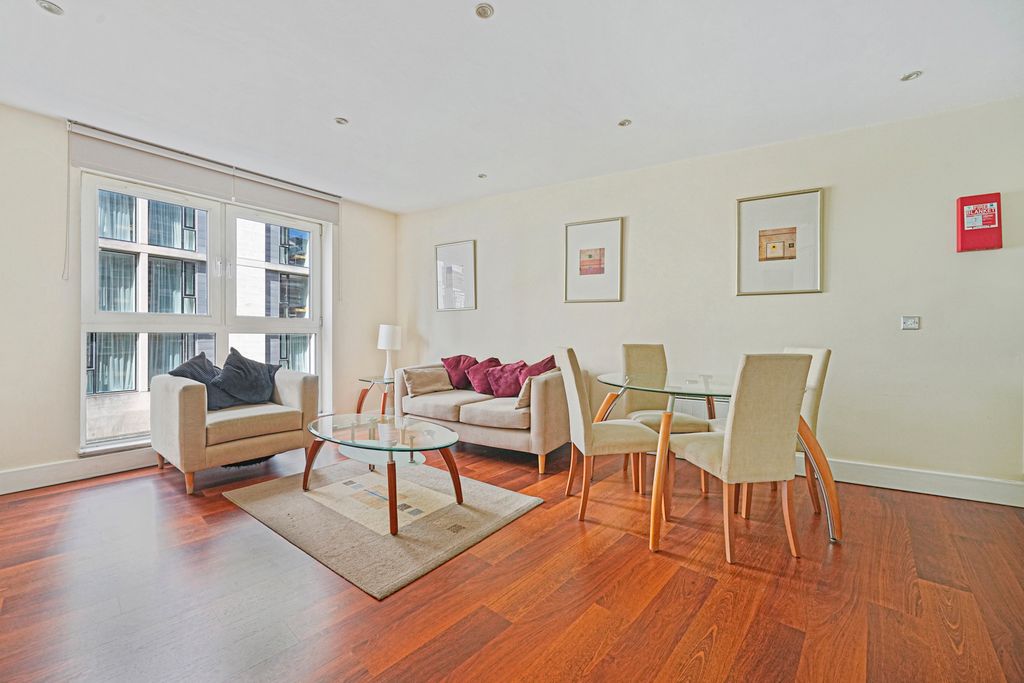 Property photo 2 of 9
