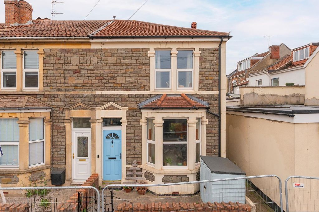 Property photo 2 of 30 0N1Qskd - External A.Jpg