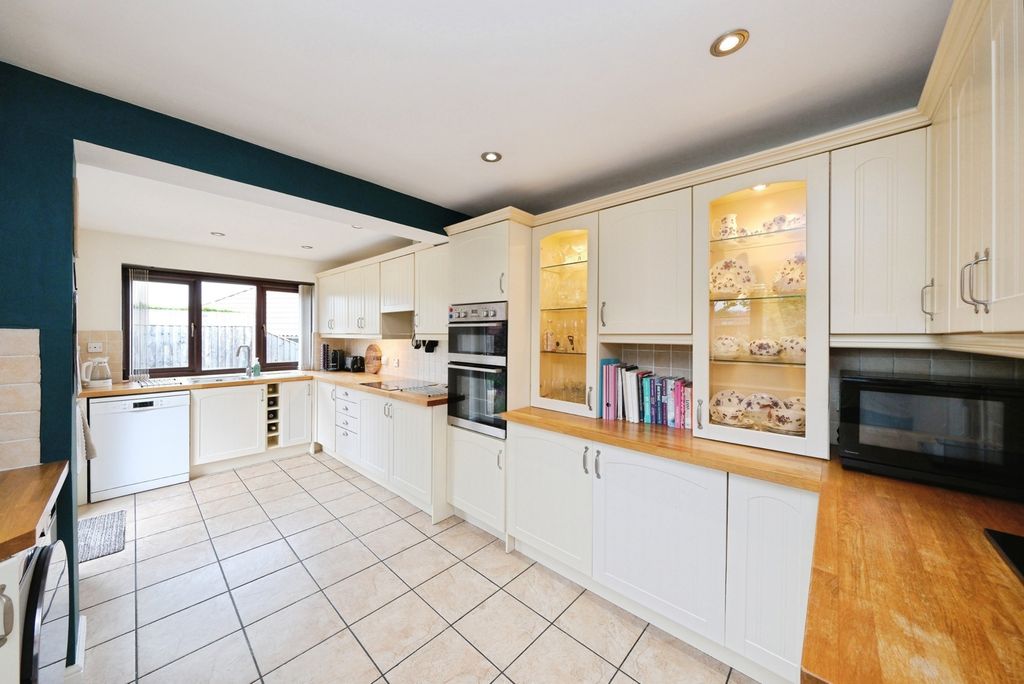 Property photo 3 of 29 Pbox-Img.Jpg