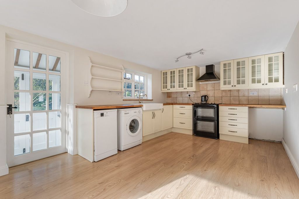 Property photo 3 of 31