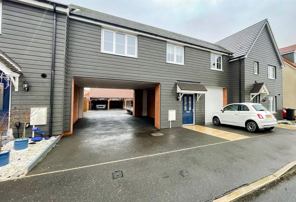 Property photo 1 of 9 Outside