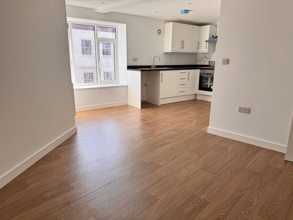 Property photo 3 of 16 Image