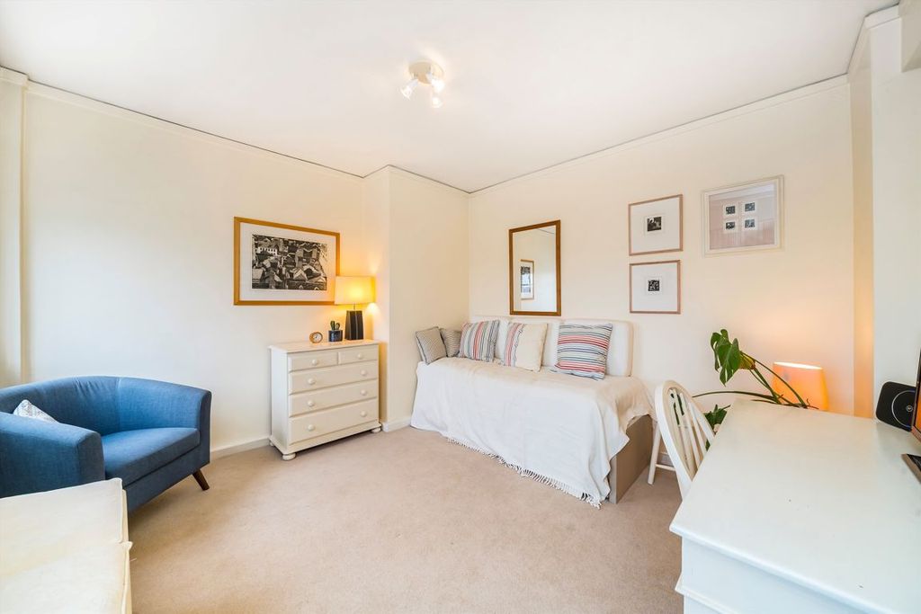 Property photo 2 of 6