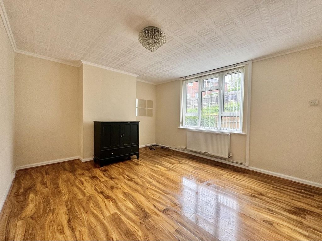 Property photo 3 of 10 2.Jpg