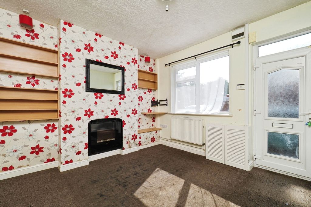 Property photo 3 of 16 Photo