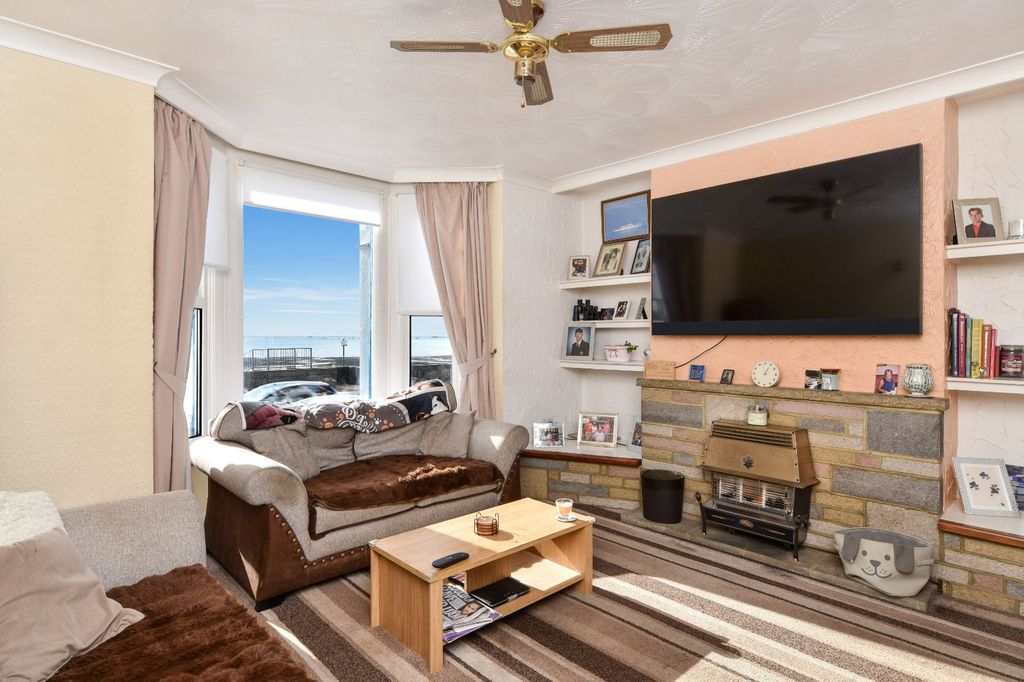 Property photo 2 of 35 Picture No. 16