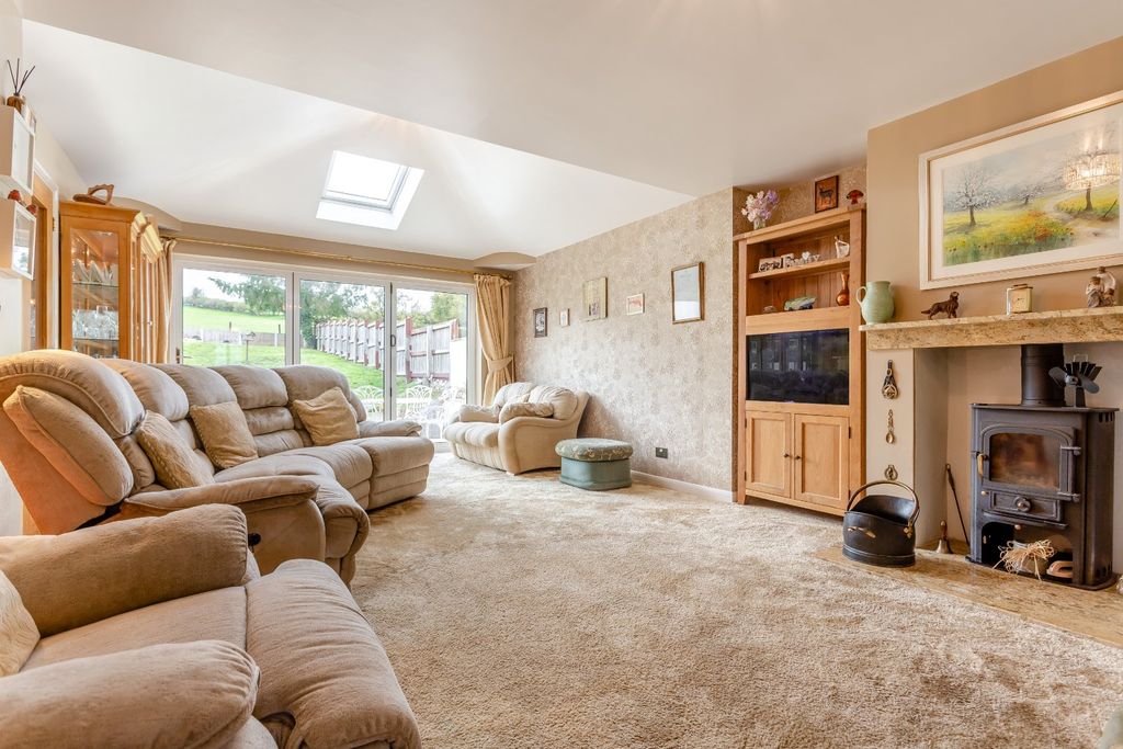 Property photo 2 of 23 Picture No. 24