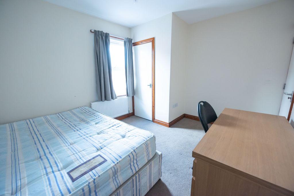 Property photo 2 of 11 Photo 1