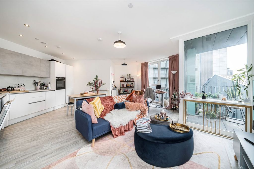 Property photo 2 of 7