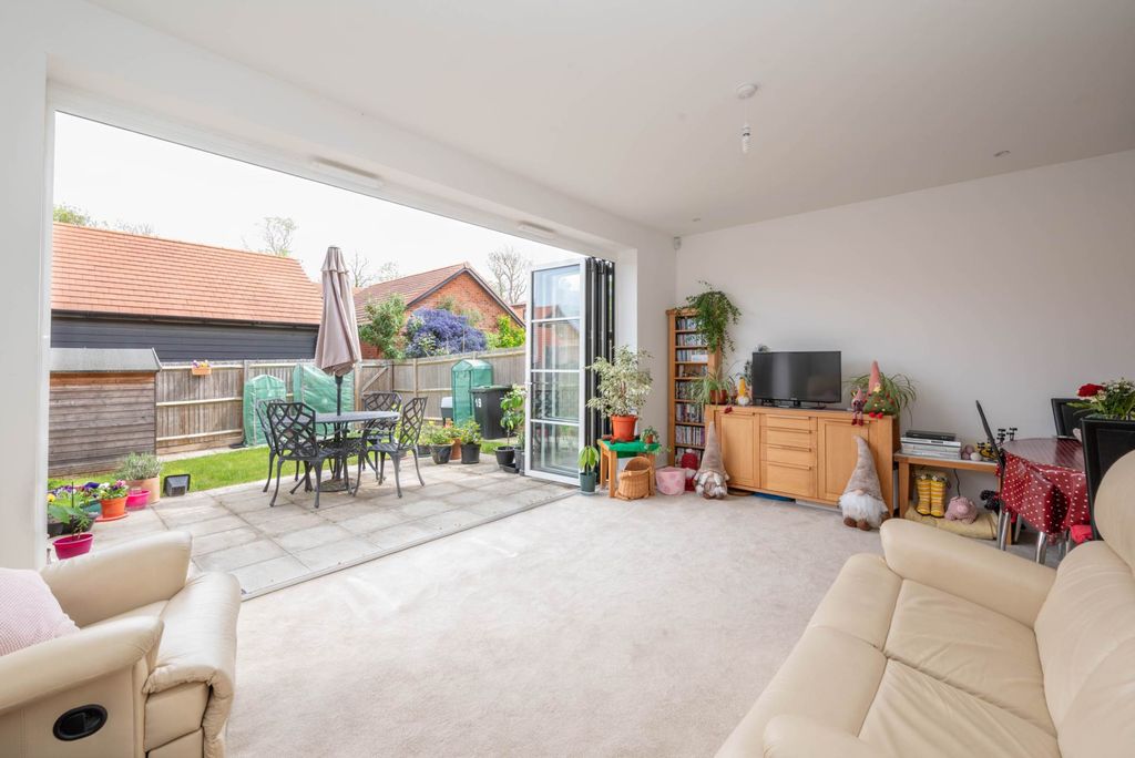 Property photo 2 of 15