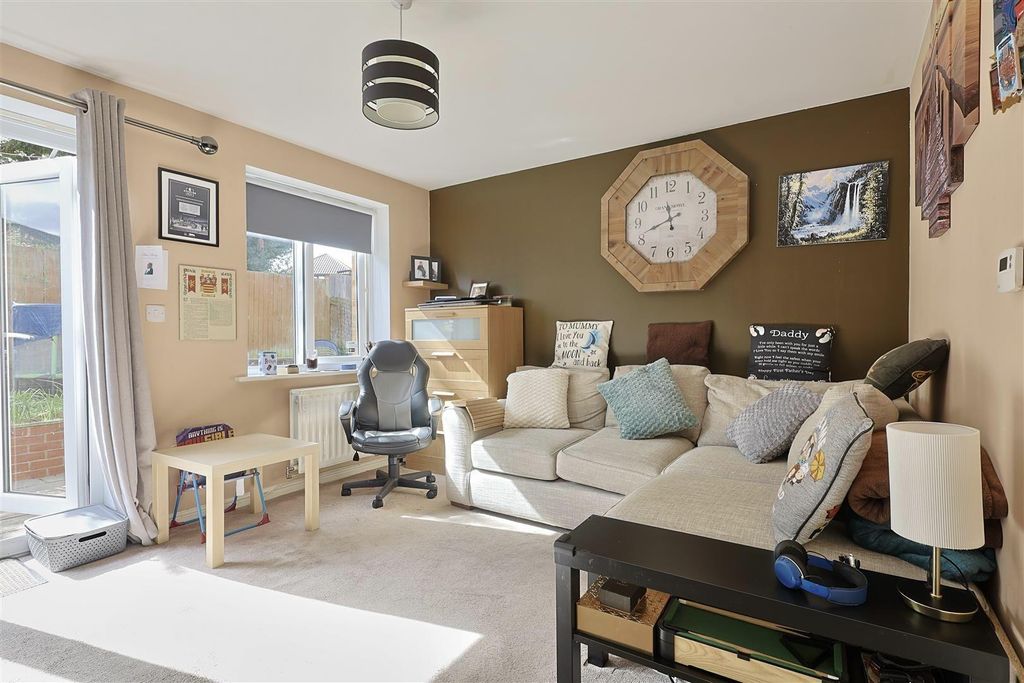 Property photo 2 of 19 E4B064A8-425D-4C2B-84C1-6419836Ed5Ca_1_201_A.Jpeg