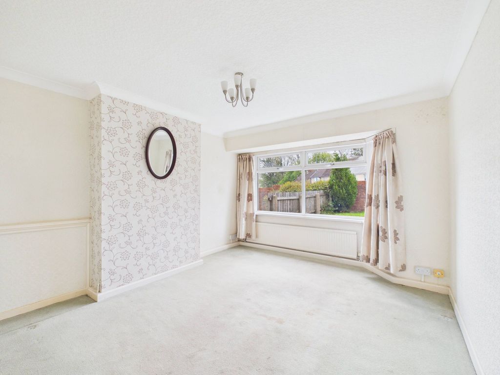 Property photo 2 of 27
