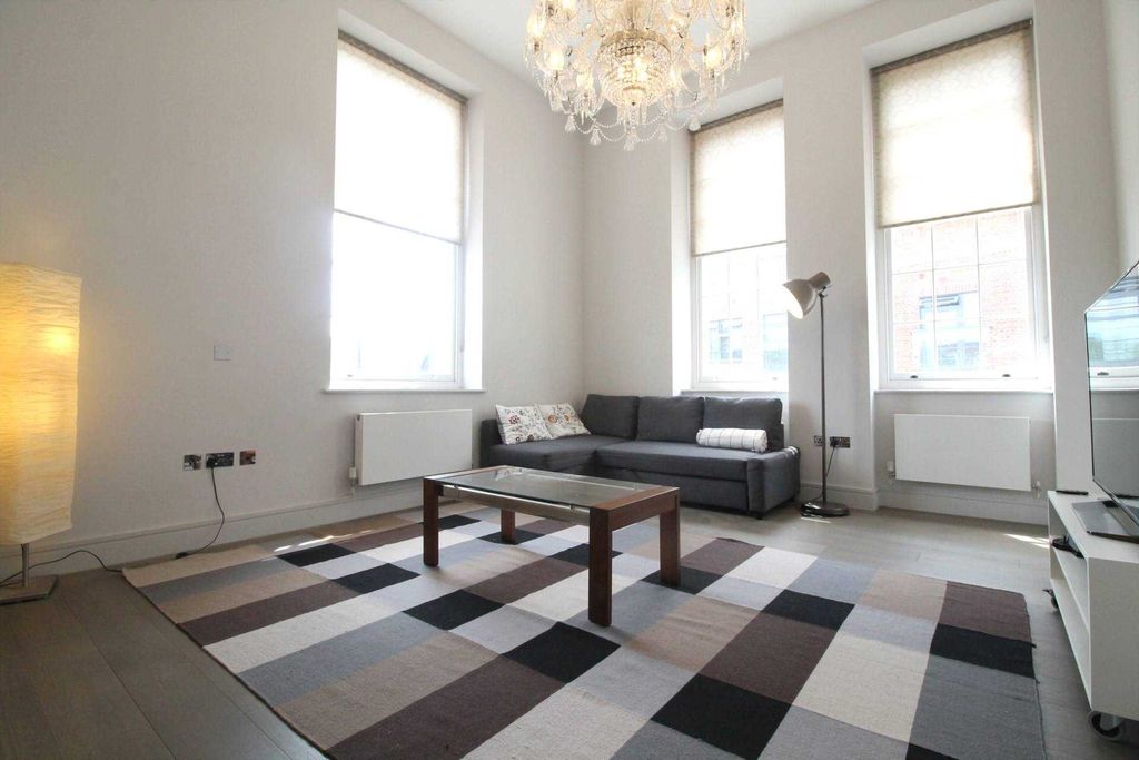 Property photo 3 of 10