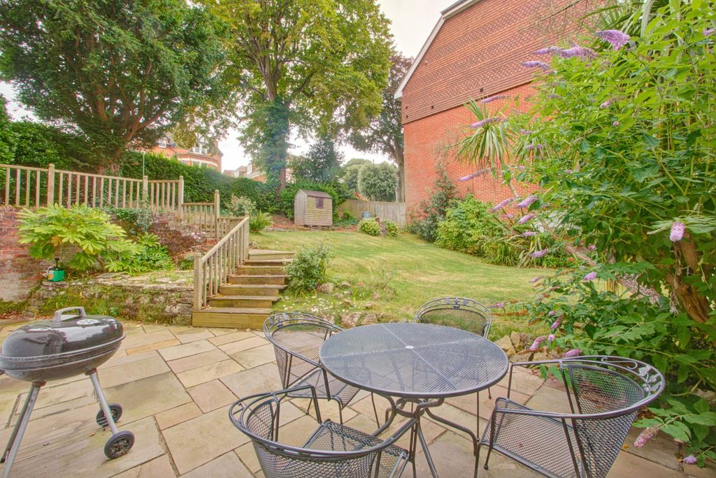 Property photo 3 of 24