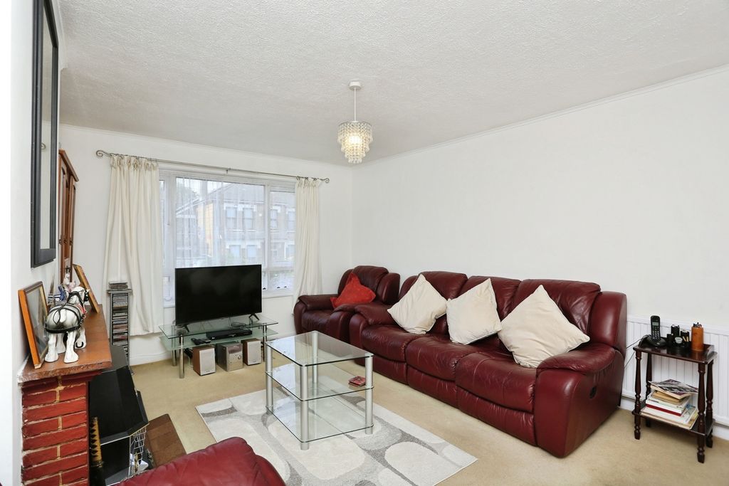 Property photo 2 of 11 Pbox-Img.Jpg