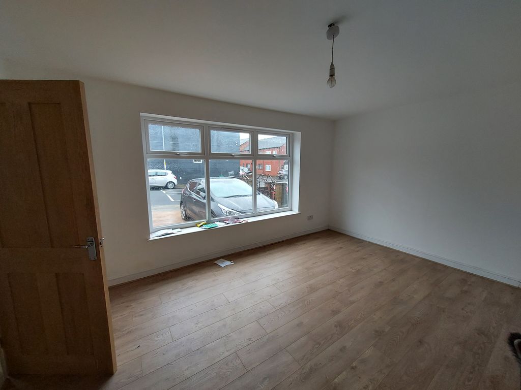 Property photo 2 of 9 Living Room